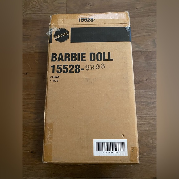 Barbie in Taffeta. NO PRICE HIKE DUE TO TARIFFS - Picture 8 of 8